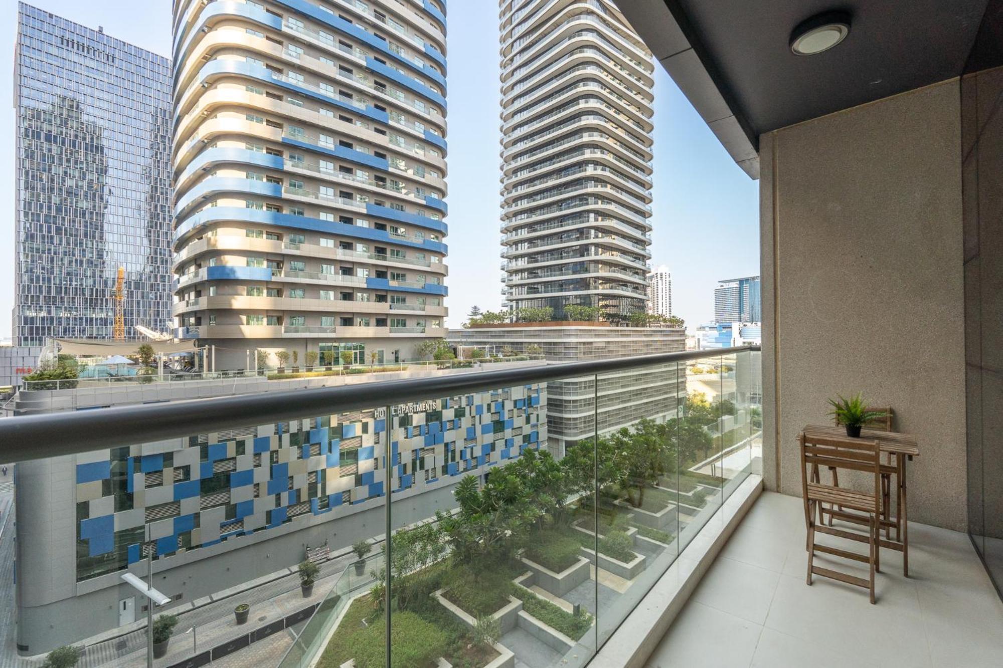 Heaven Crest Vacation Homes Downtown - Studio And 1 Bedroom Suites 2 Minute Walk To Dubai Mall And Burj Khalifa Eksteriør billede