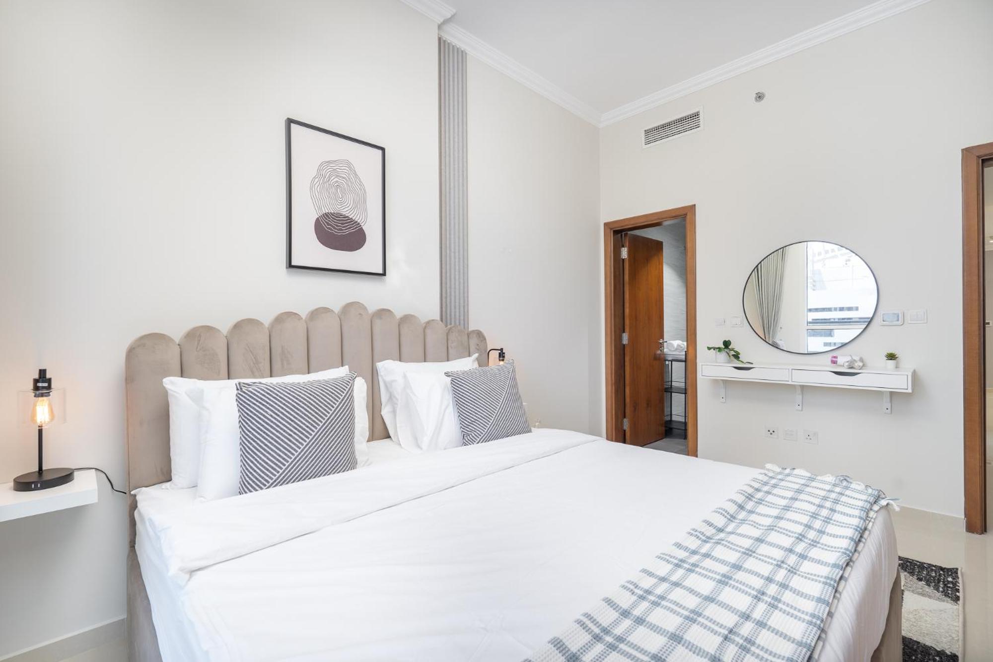 Heaven Crest Vacation Homes Downtown - Studio And 1 Bedroom Suites 2 Minute Walk To Dubai Mall And Burj Khalifa Eksteriør billede